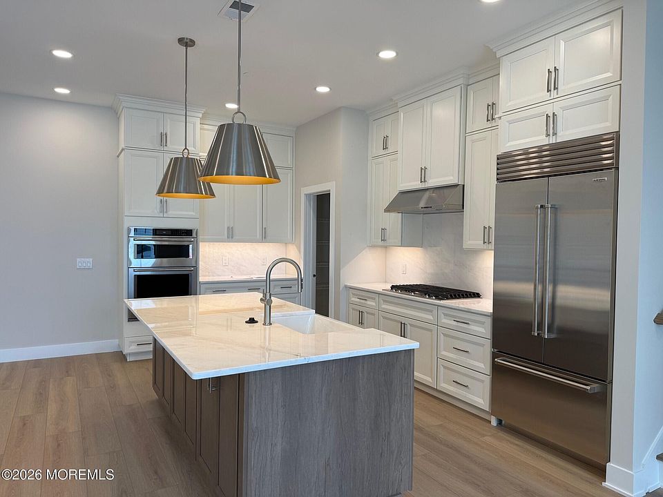 1st image of 415A Lake Avenue #412