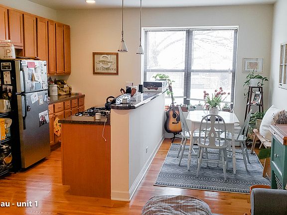 3rd image of 1751 W Berteau Ave #1755-2
