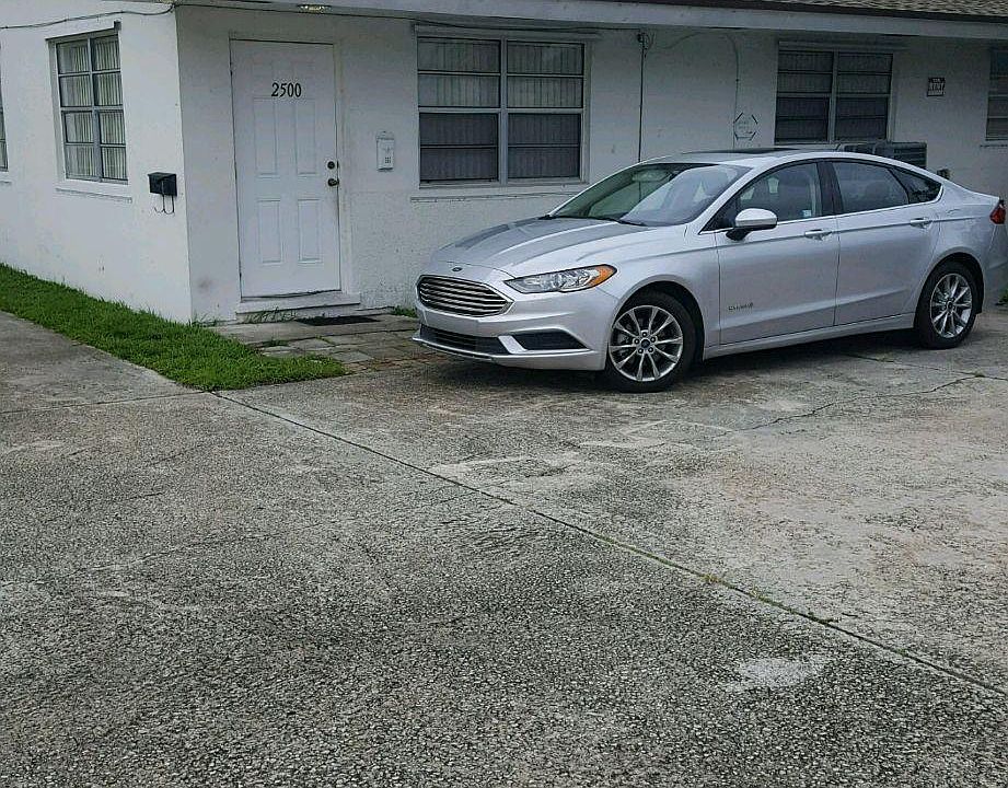 2nd image of 2500 NE 191st St