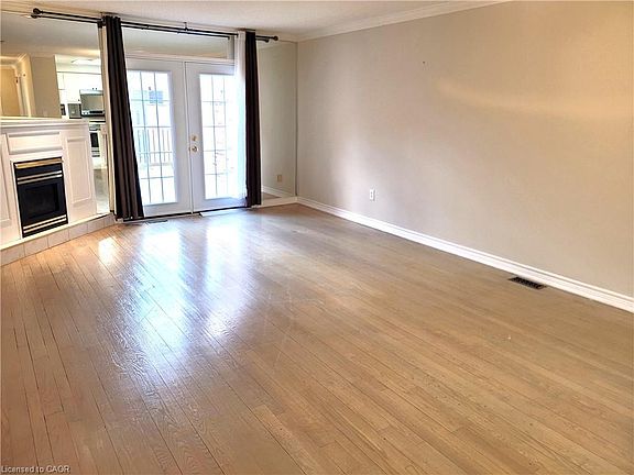 3rd image of 810 Golf Links Rd #2
