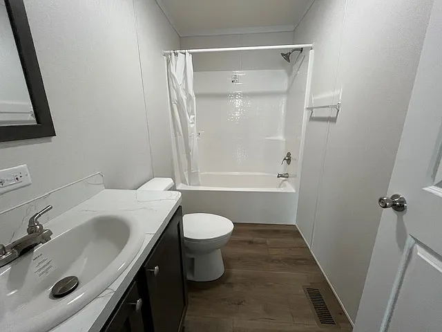11 Meadows — Photo 20