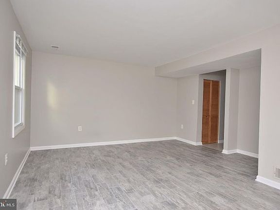 3rd image of 8856 Cherry Oak Ct