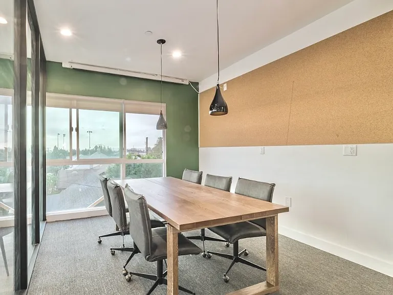 1455 W 36th St — Photo 15