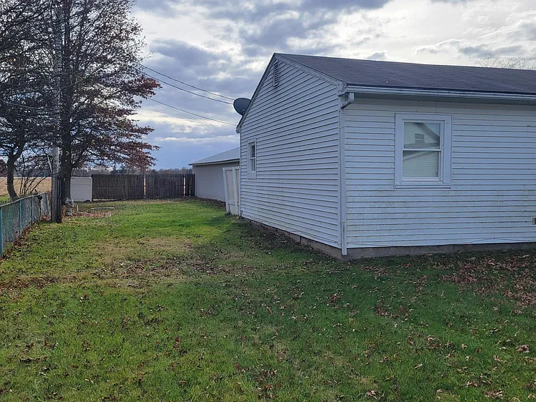 112 Blueview Dr SW — Photo 8