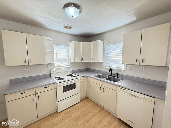 5th image of 1005 S 33rd Ave
