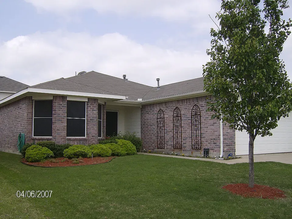 3 bed, 1628 sqft, $2,150 — Photo 1