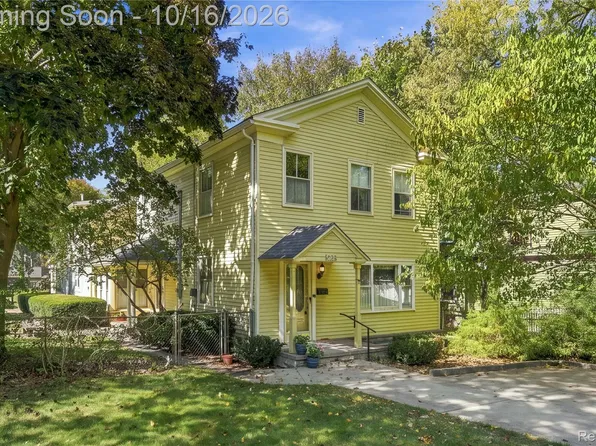 708 S Leroy St, Fenton, MI 48430