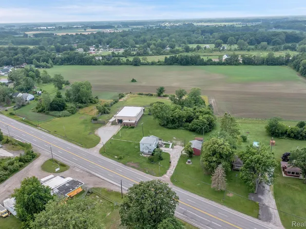 12225 Telegraph Rd, Carleton, MI 48117