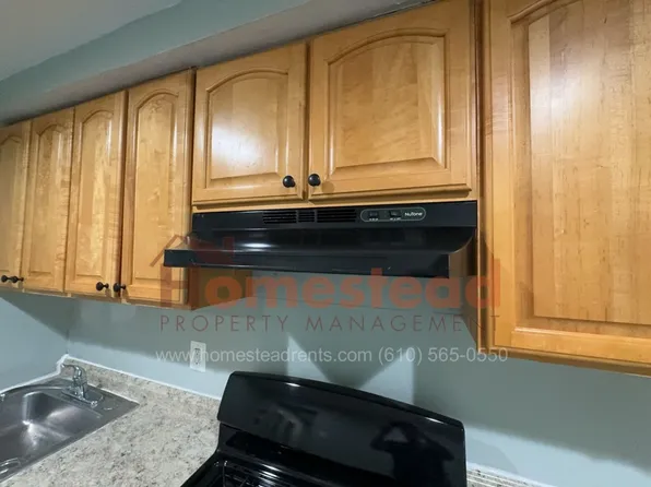 209 Hamilton Ave, Darby, PA 19023