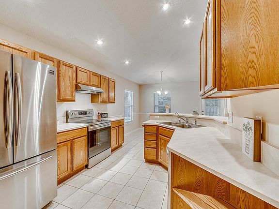 4th image of 304 Twinleaf Ct