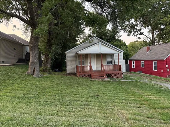 2000 NE 37th Ter, Kansas City, MO 64116