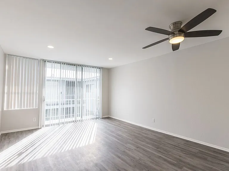 245 South Serrano Ave — Photo 8