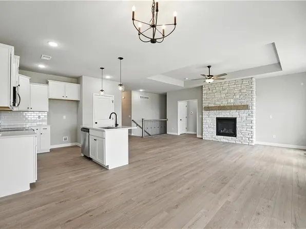 3319 N 109th Ter, Kansas City, KS 66109