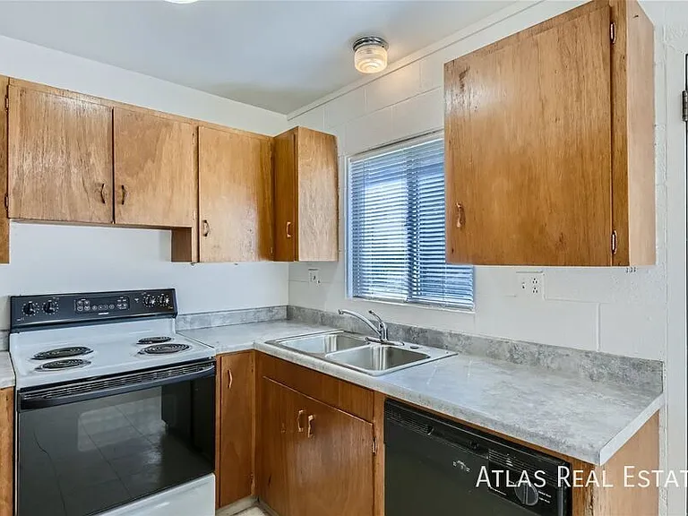 708 E Alpert Ct #6 — Photo 4