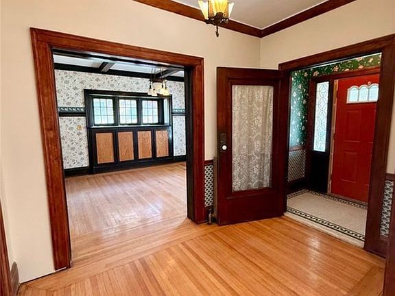 3rd image of 3100 Archwood Ave