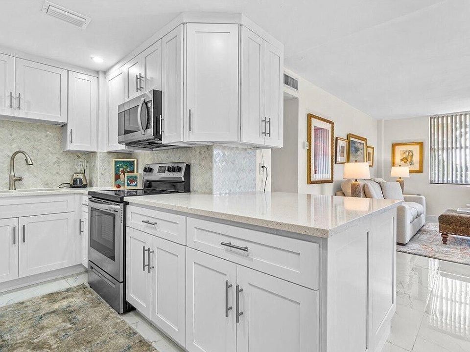 1st image of 2600 N Flagler Dr APT 102