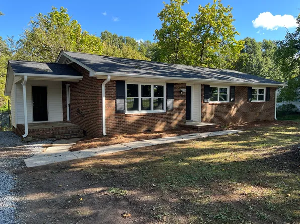 5724 Summit Ave, Browns Summit, NC 27214