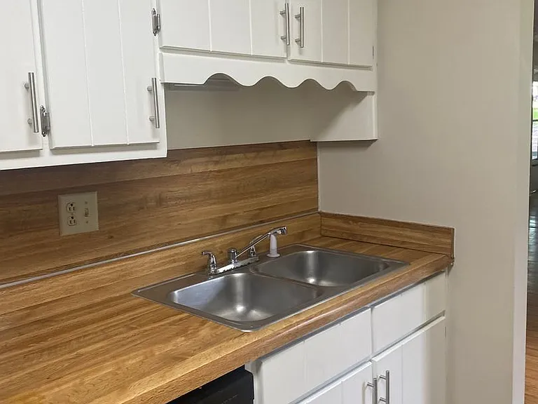 105 Fairhaven Ct — Photo 9