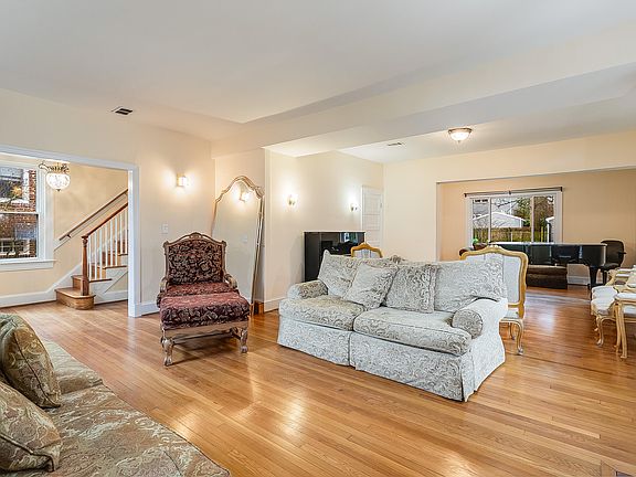 2nd image of 4604 Nottingham Dr