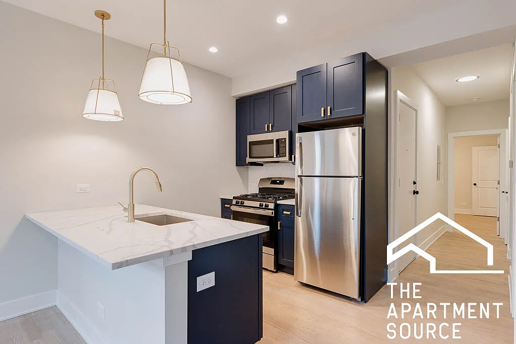 Building Photo - 4405 N Seeley Ave #2F