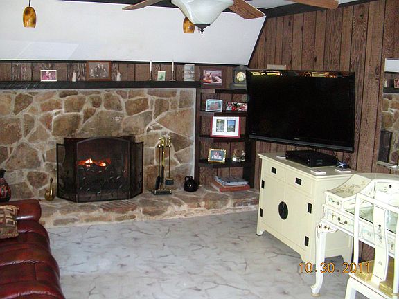 Gas log in Tn Stone Fireplace
