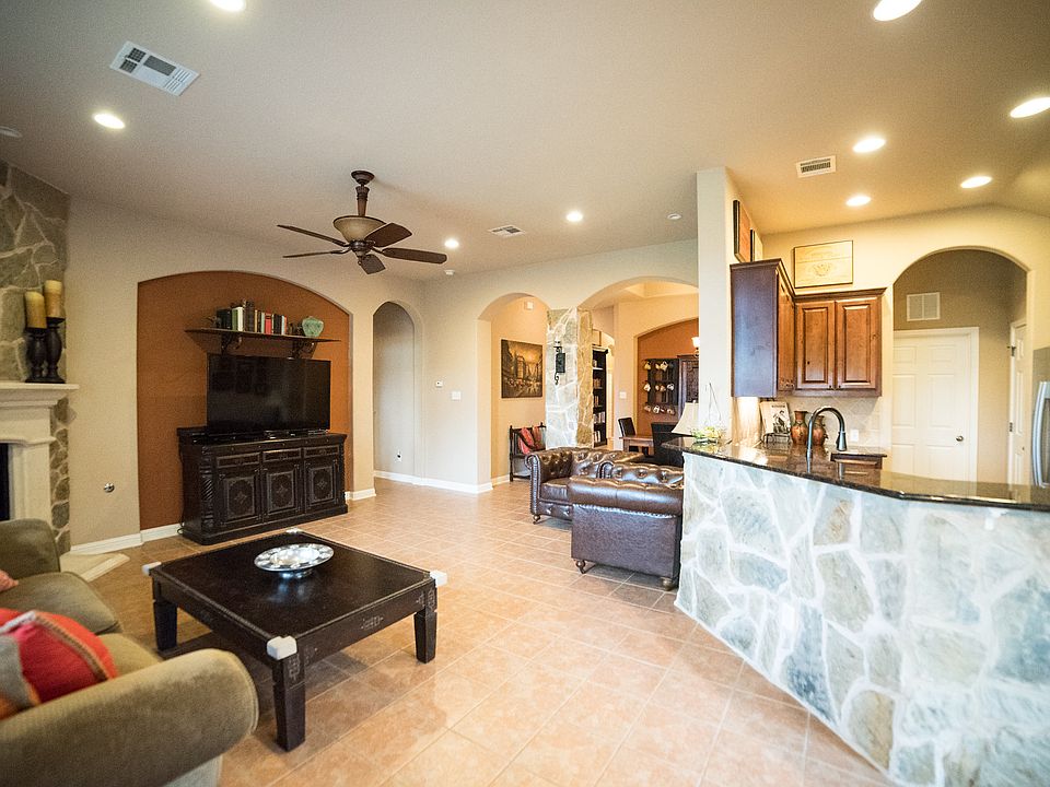 1st image of 2728 Lovett Ln