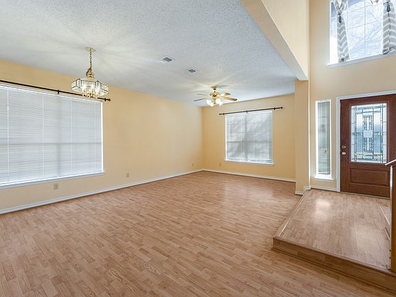 4th image of 4303 Solitude Ct