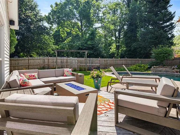 1213 Club Walk Dr NE — Photo 20