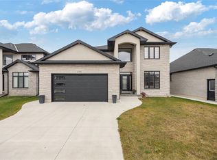 875 Magnolia Ln, Sarnia, ON N7S 0G3