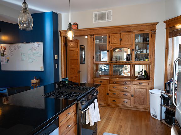 5th image of 3131 N Clifton Ave #3F