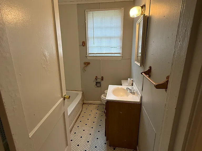 2708 Itasca Dr — Photo 3