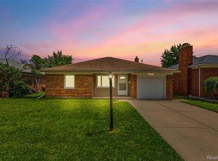 1075 12th St, Wyandotte, MI 48192