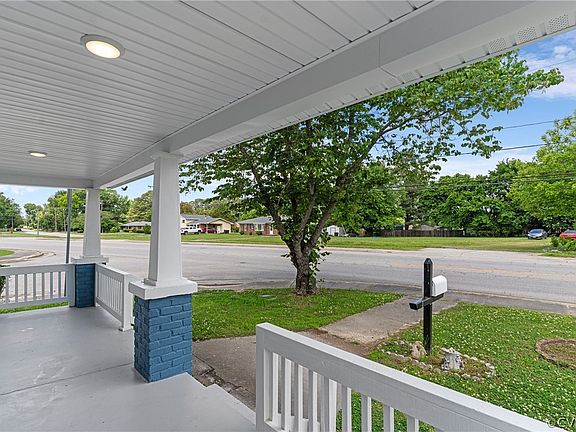 5th image of 609 Brunswick Ave