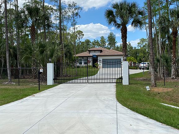3rd image of 4915 Hickory Wood Dr