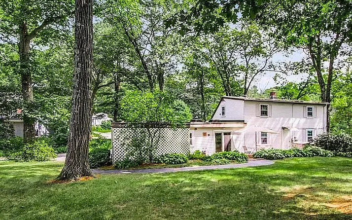 4 bed, 2.5 bath, 1830 sqft, $4,950 — Photo 2
