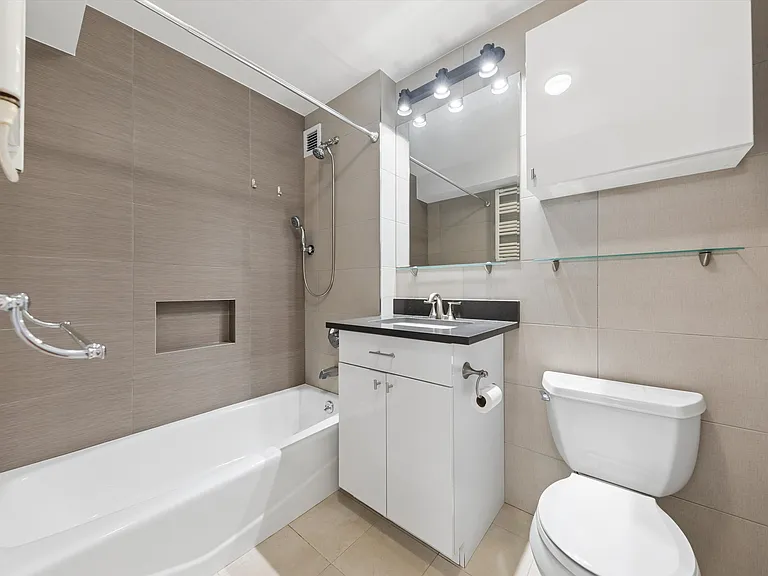 404 E 76th St #5C — Photo 8