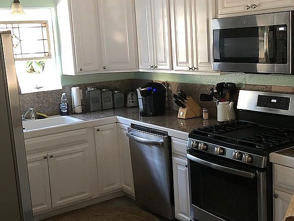 2nd image of 2047 Pine St