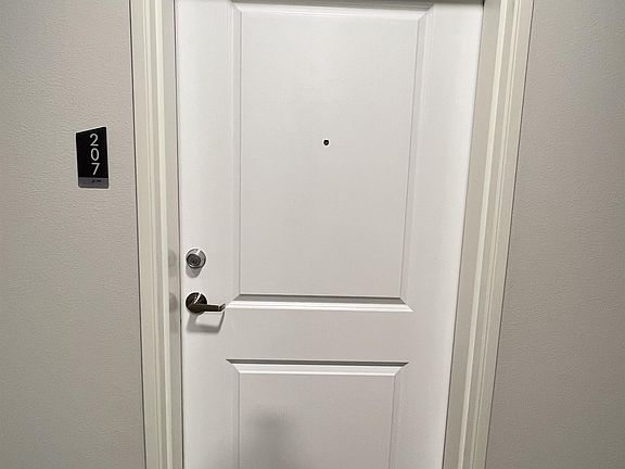 2nd image of 2401 Lake Dr Unit 207-1