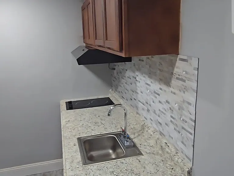 405 Poinciana Cir — Photo 7