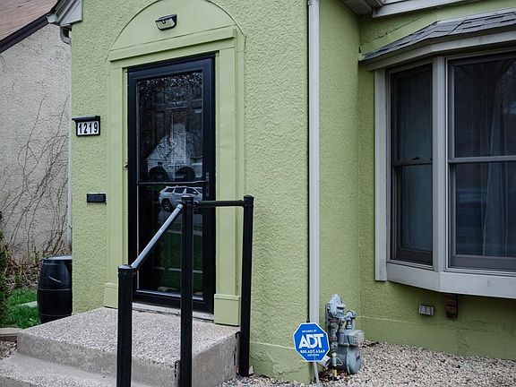 4th image of 1219 McLean Ave