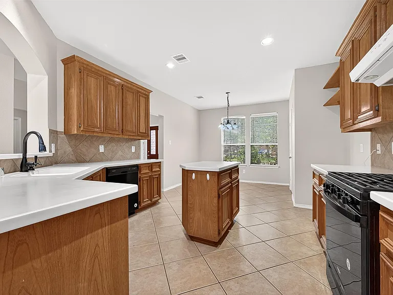 17611 Haywood Oaks Dr — Photo 8
