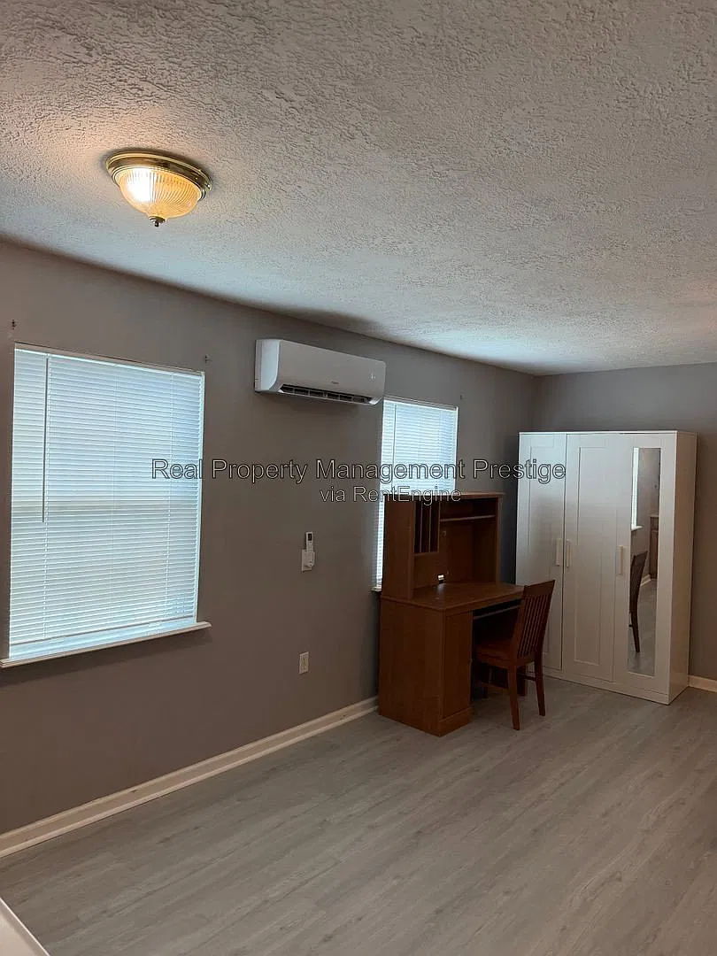 Studio, 1.0 bath, $825 — Photo 4