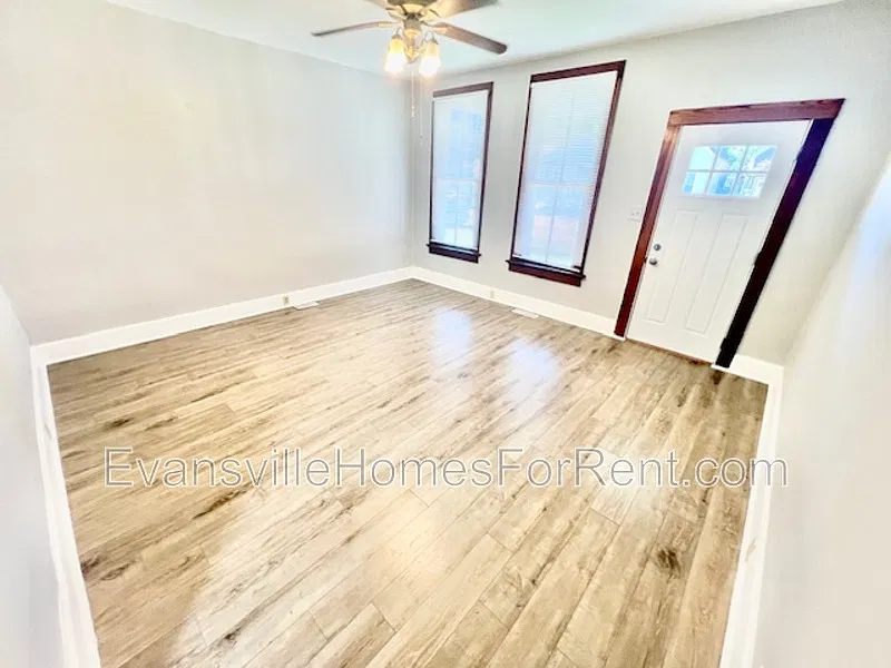 3 bed, 2.0 bath, 1808 sqft, $1,250 — Photo 2