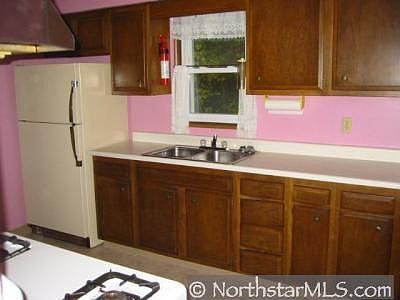 2nd image of 861 Kennard St