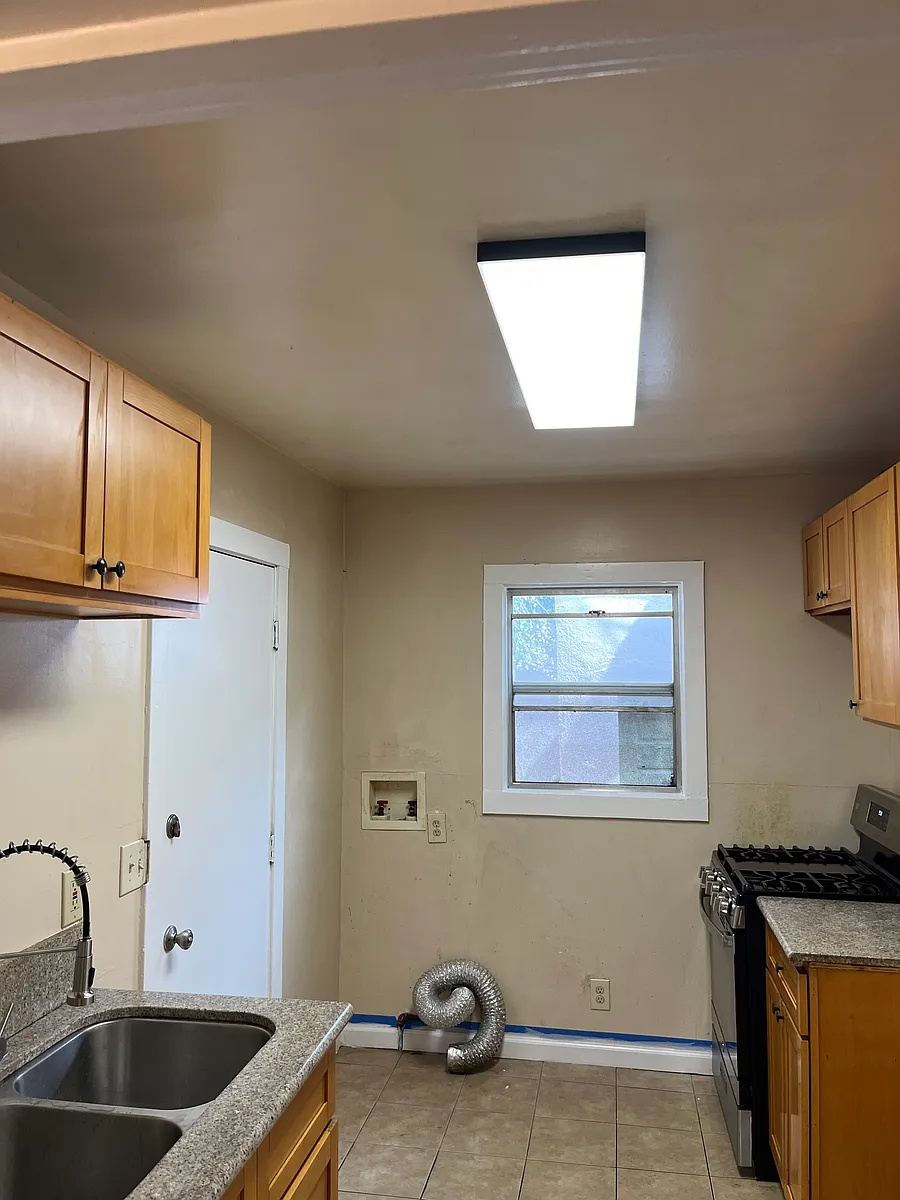 Building Photo - 1148 1/2 E Arcadia Ct