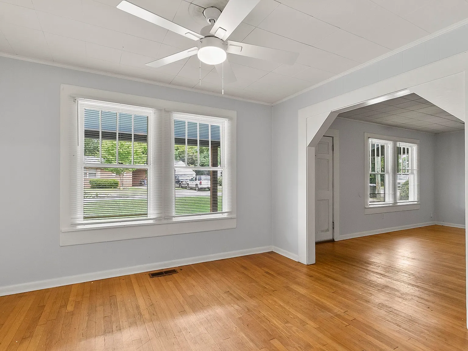 3 bed, 1.0 bath, $1,495 — Photo 2