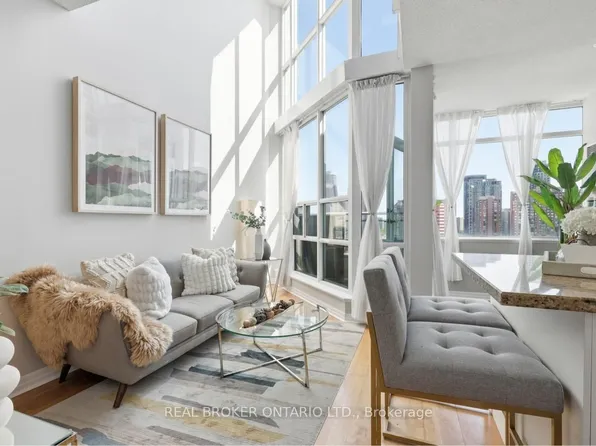 220 Burnhamthorpe Rd W #903, Mississauga, ON L5B 4N4