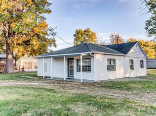 219 Highland St, Carrollton, IL 62016