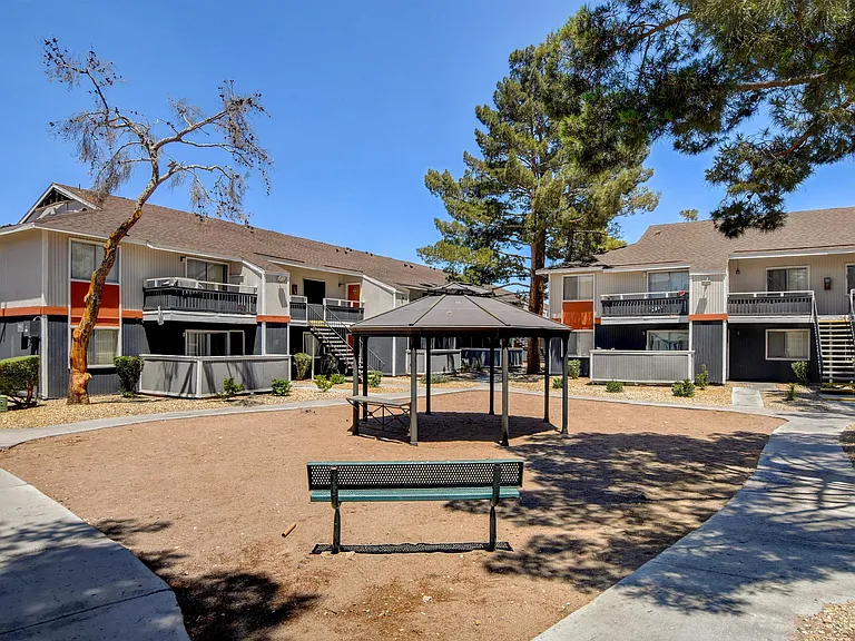 Park 80 Apartments