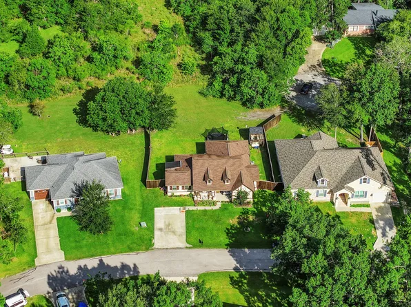 116 S Pine Harbour Dr, Coldspring, TX 77331